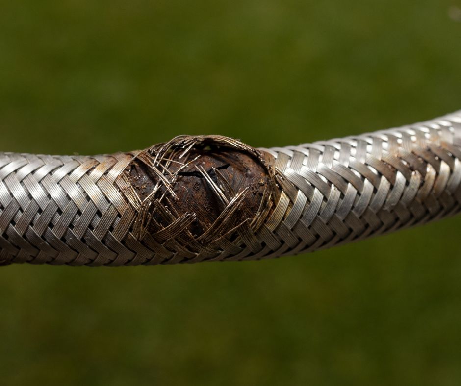 Emergency Plumber Tips for Dealing with Burst Pipes and Hoses